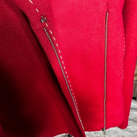 Bcbg Max Azeris red blazer with gold thread accent size 10 - Picture 9 of 10